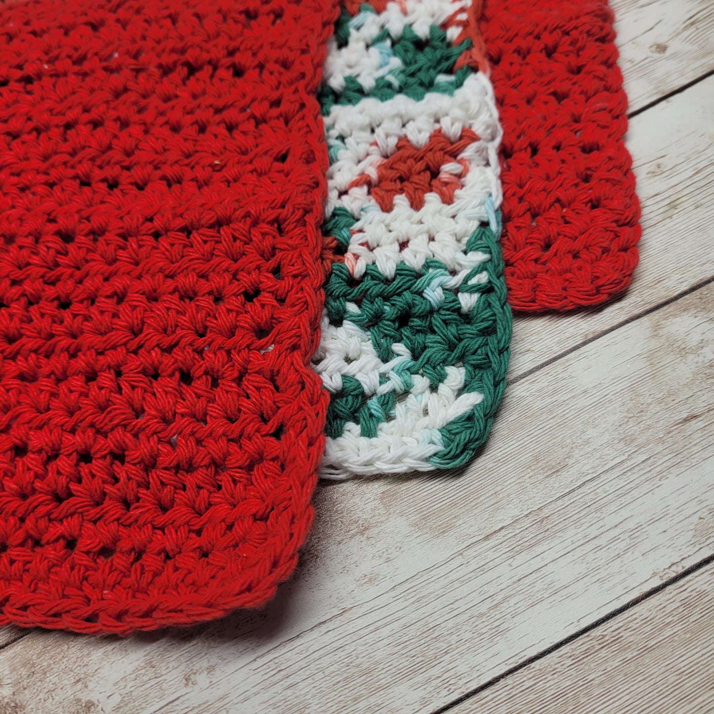 Set of 3 Cotton Washcloths - Red Holiday